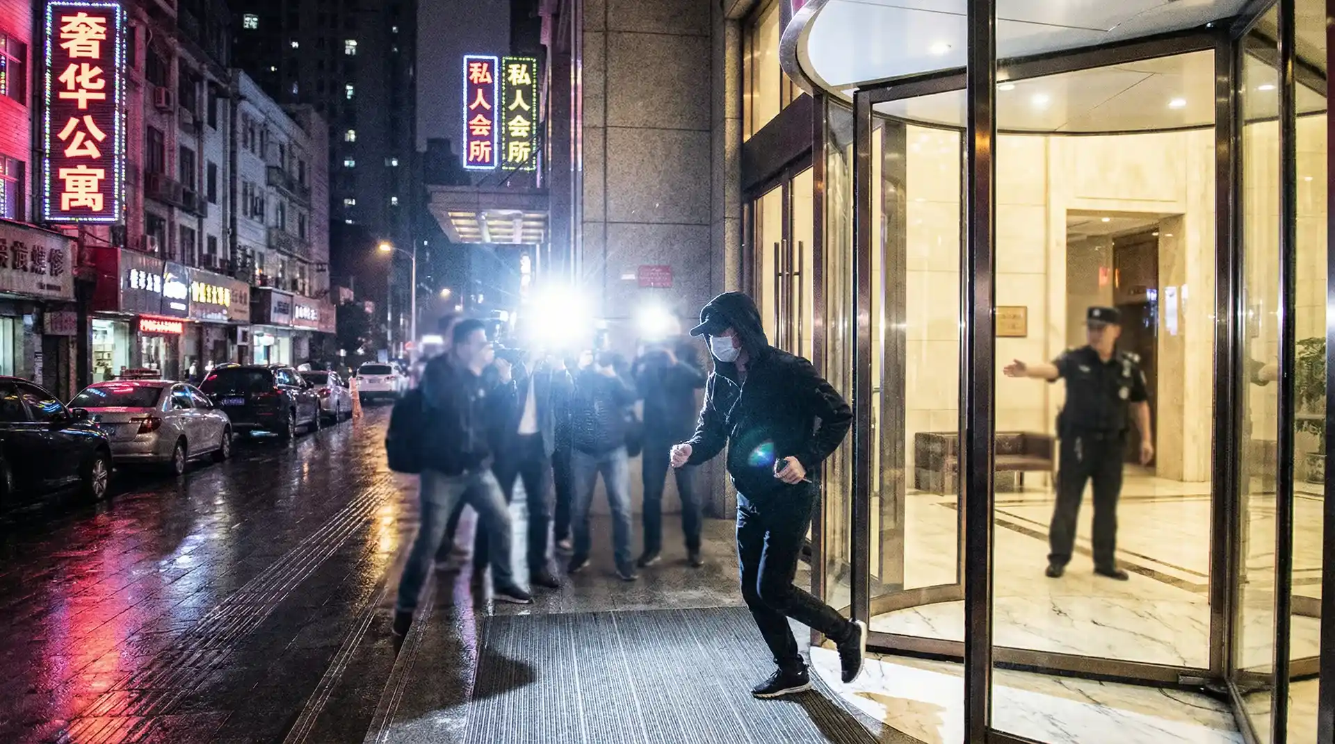 今日吃瓜-今日吃瓜官网-独家爆料热门爆料今日吃瓜聚集地 - 明星被记者围堵闪光灯下